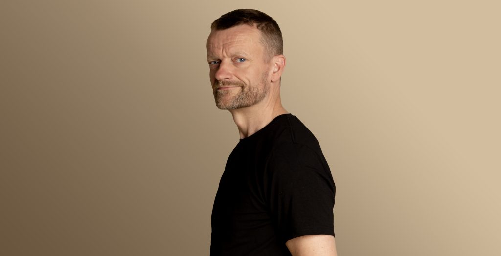 Frank Hvam - Danmarks ukronede konge af det akavede