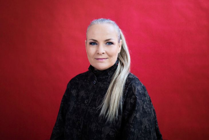 Søs Fenger - elskelig og alsidig sangerinde
